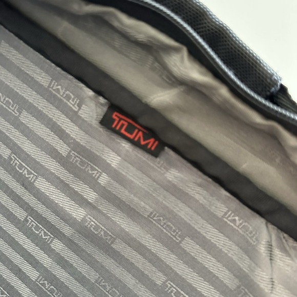 Tumi Laptop Bag Slim 15 Inch Black Ballistic Nylon Briefcase Work Travel - Picture 6 of 10